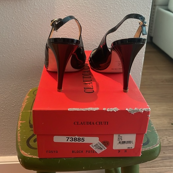 Claudia Ciuti Fanya Black Patent shoes size 9M - Picture 2 of 5